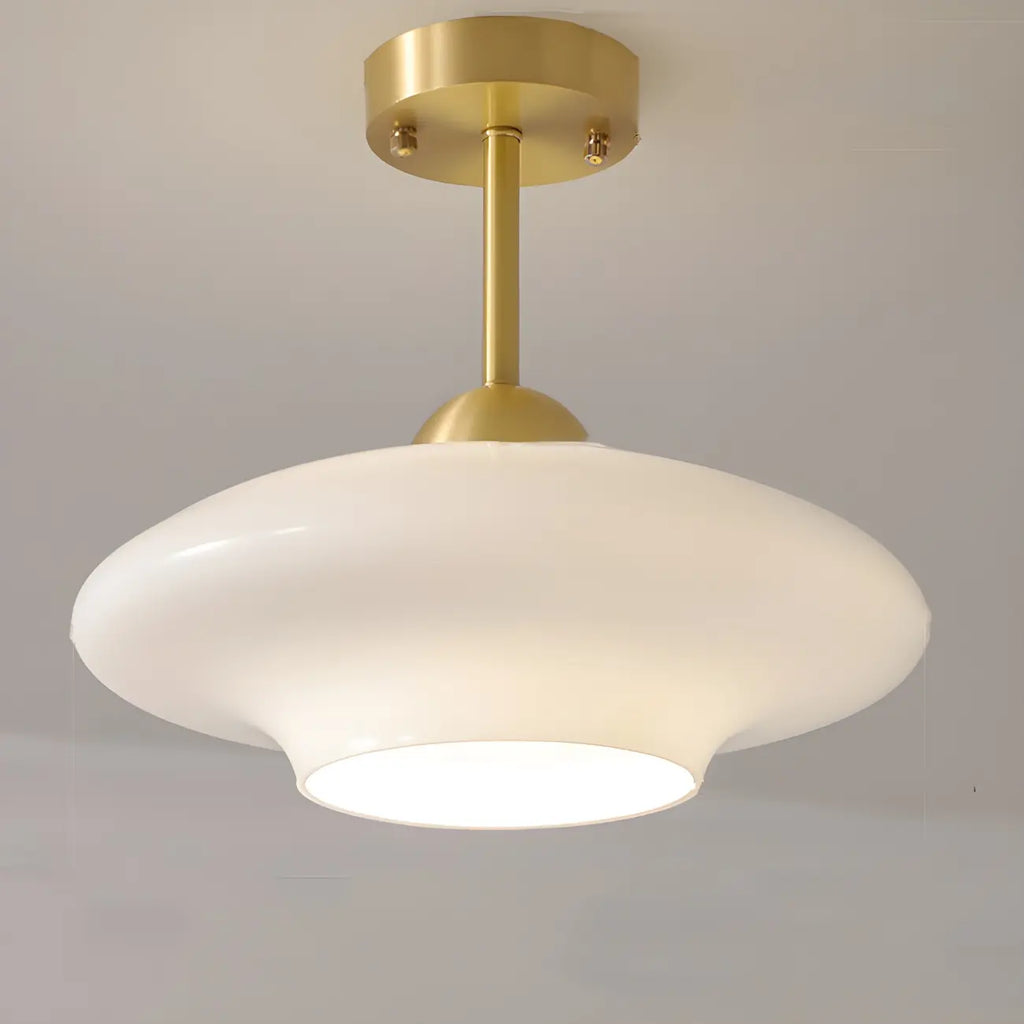 Plafonnier semi-encastré doré avec abat-jour rond en verre blanc