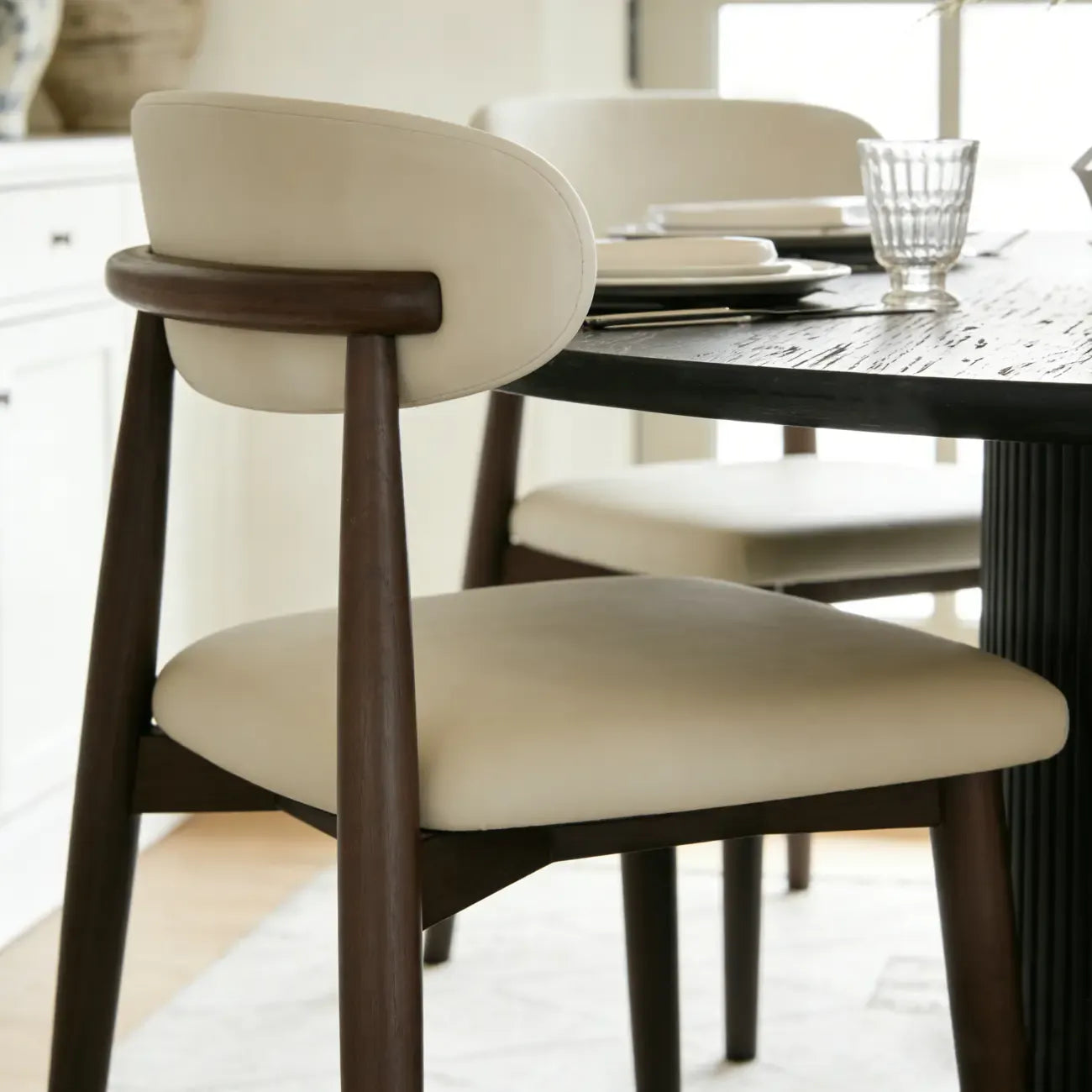 Ensemble de 2 chaises de salle à manger en bois de style moderne du milieu du siècle