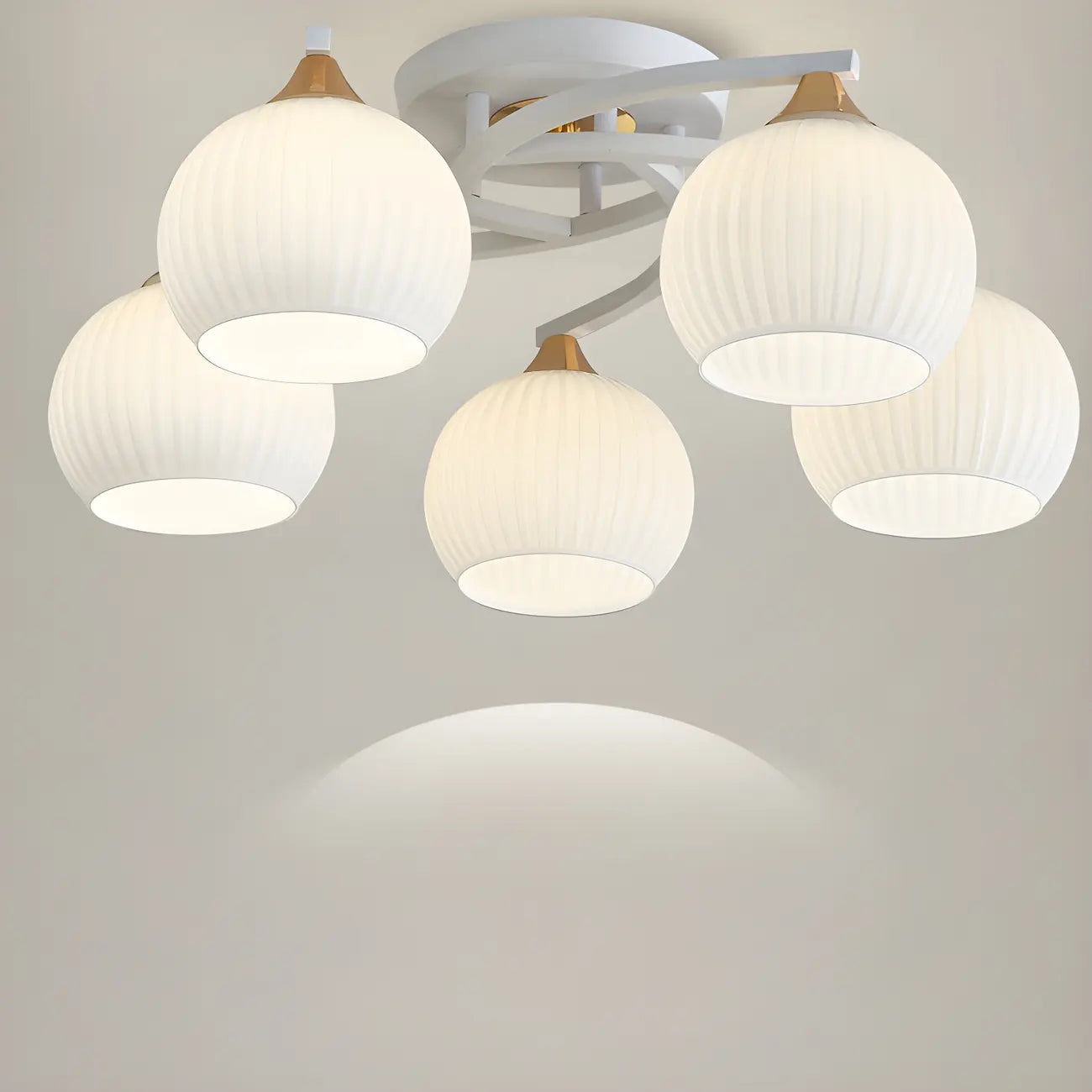Plafonnier semi-encastré minimaliste en verre blanc dôme