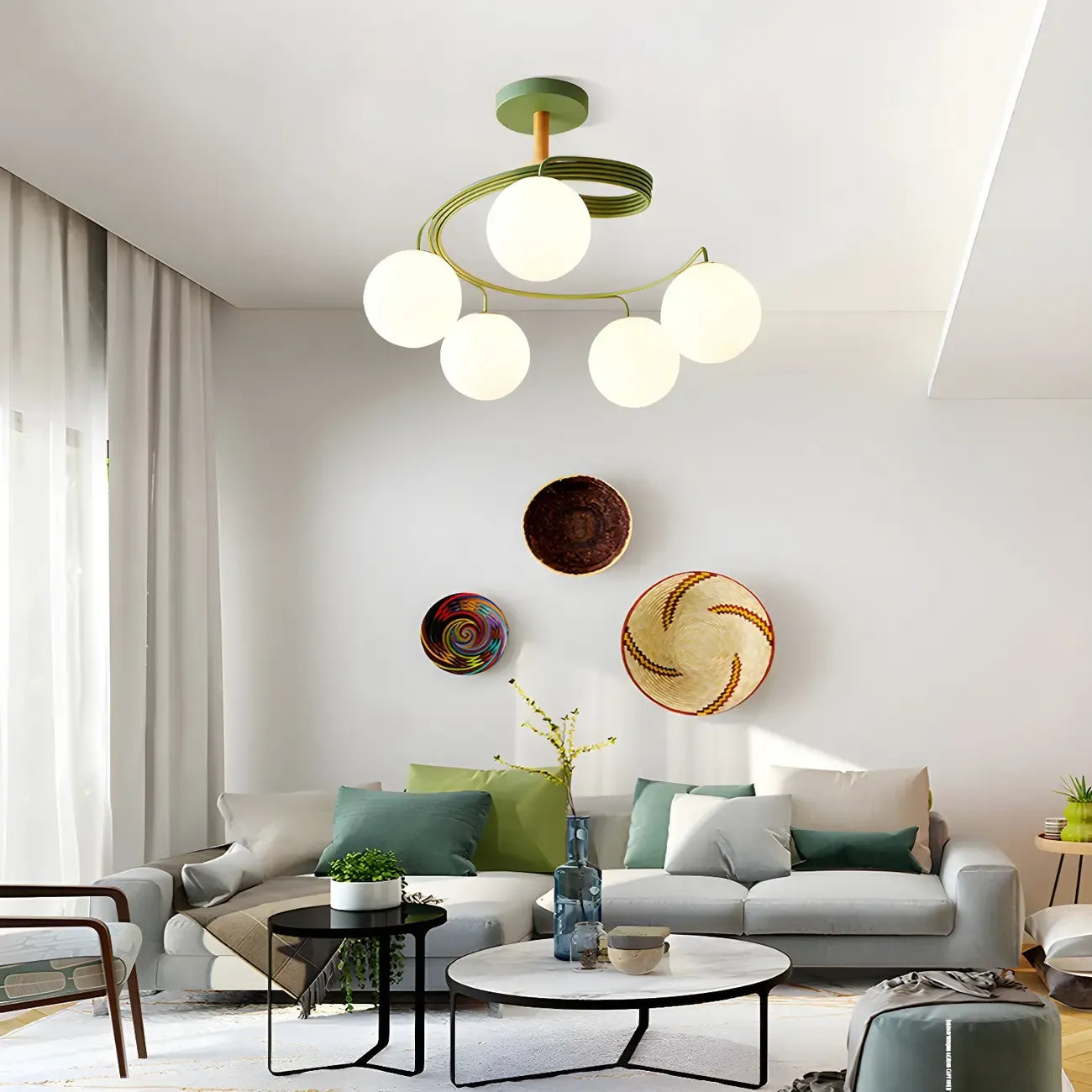 Plafonnier semi-encastré moderne en métal avec ampoule globe.