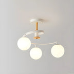 Plafonnier semi-encastré moderne en métal avec ampoule globe.