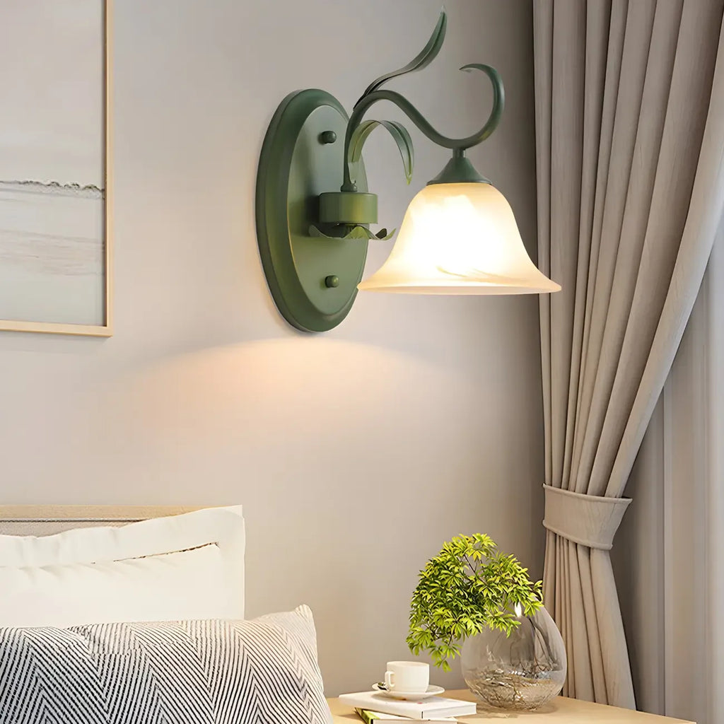 Applique murale LED florale avec abat-jour en verre pour espaces intérieurs
