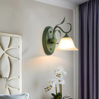 Applique murale LED florale avec abat-jour en verre pour espaces intérieurs