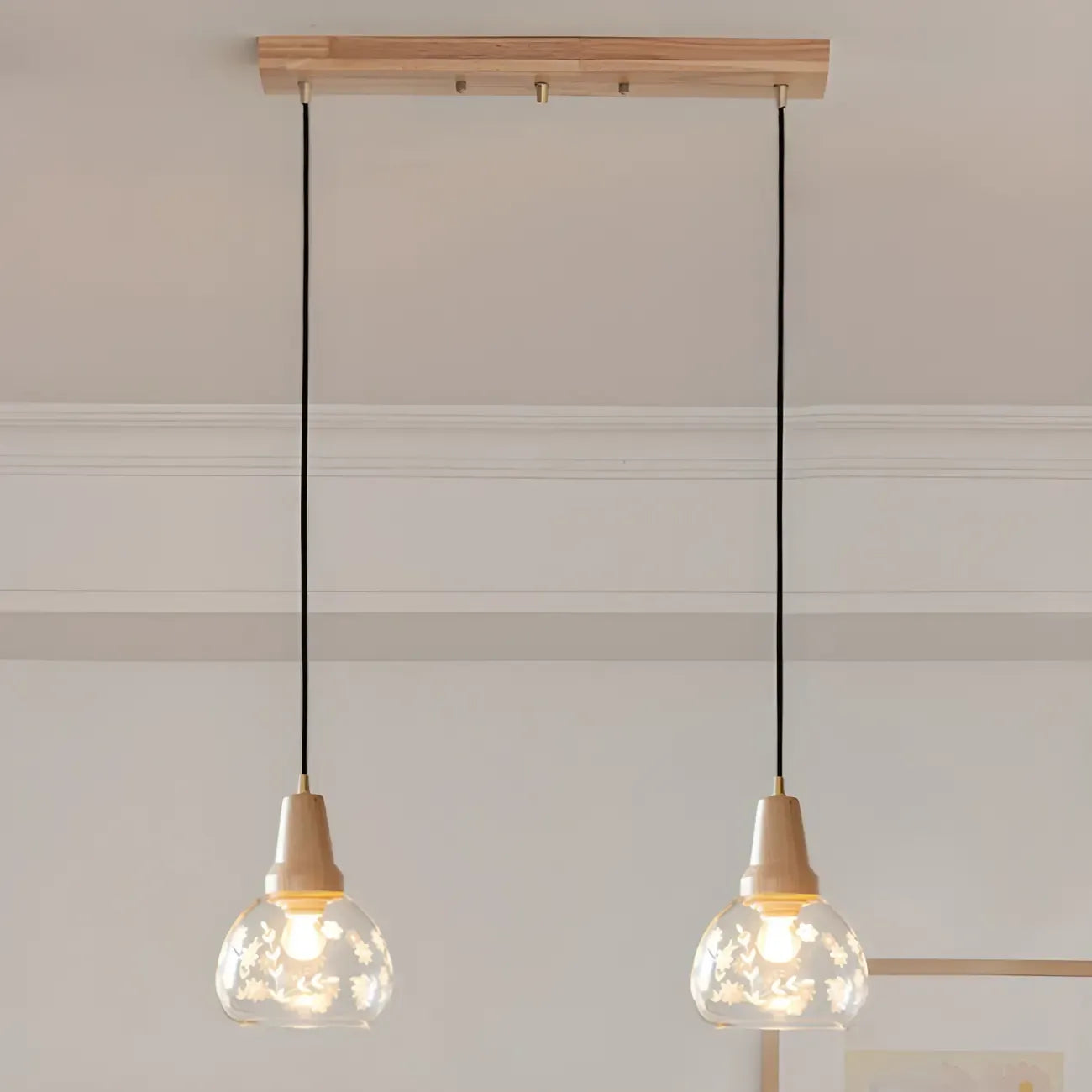 Suspension élégante en verre transparent pour îlot de cuisine