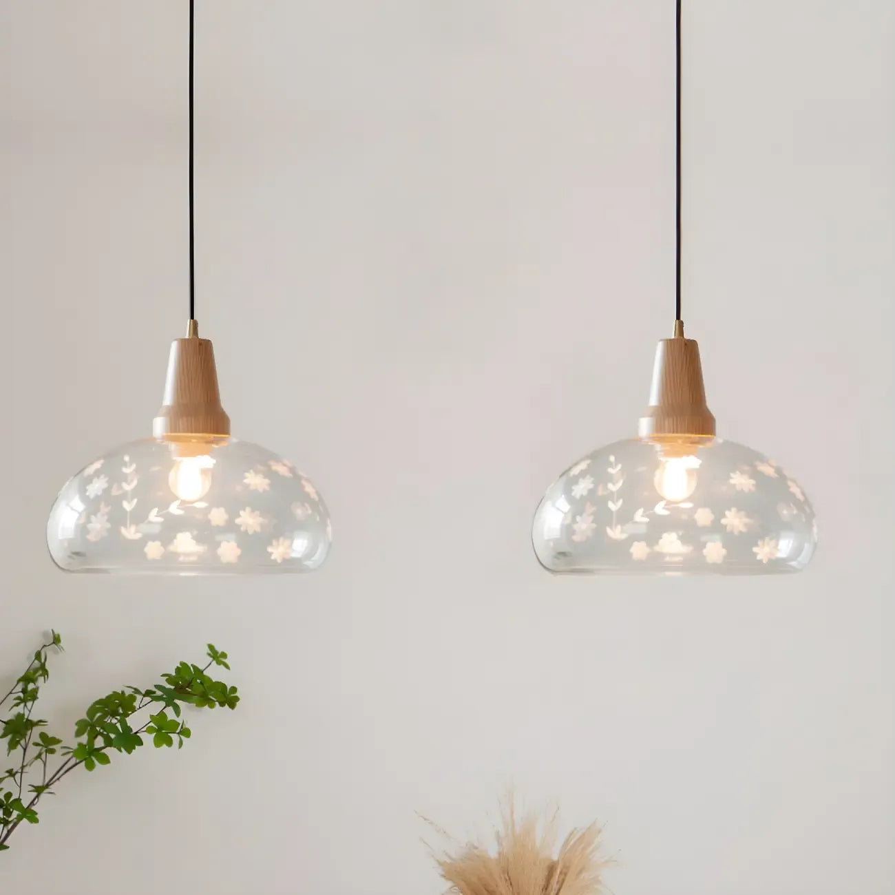Suspension élégante en verre transparent pour îlot de cuisine