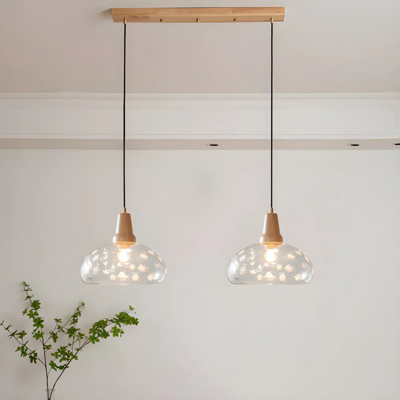 Suspension élégante en verre transparent pour îlot de cuisine