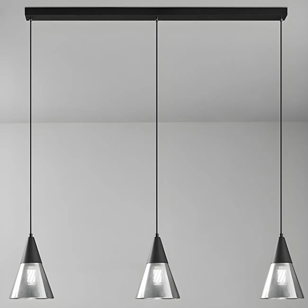 Suspension moderne conique en verre noir pour îlot de cuisine