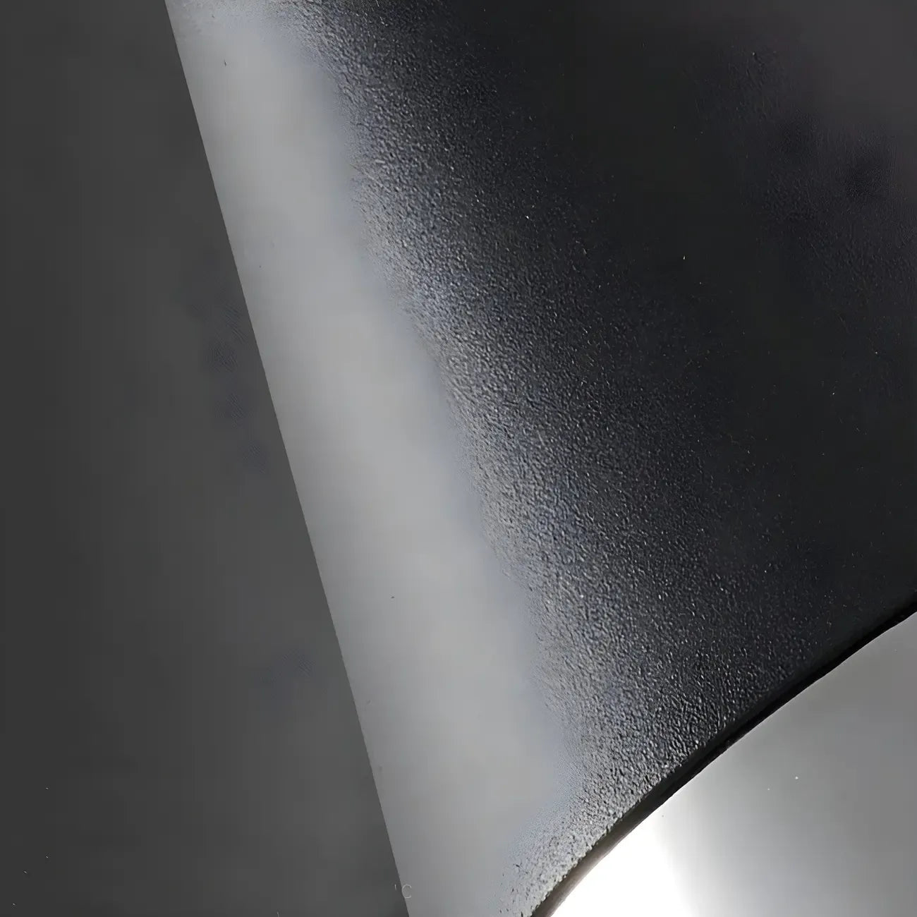 Suspension moderne conique en verre noir pour îlot de cuisine