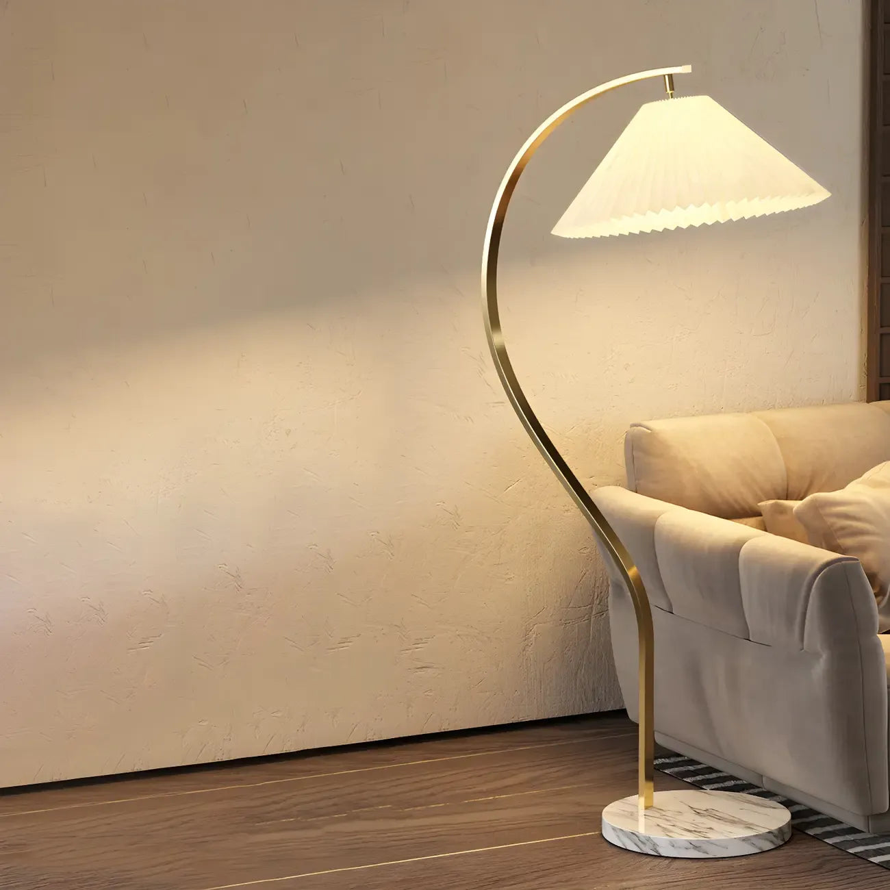 Lampadaire arqué moderne avec abat-jour conique plissé pour salon