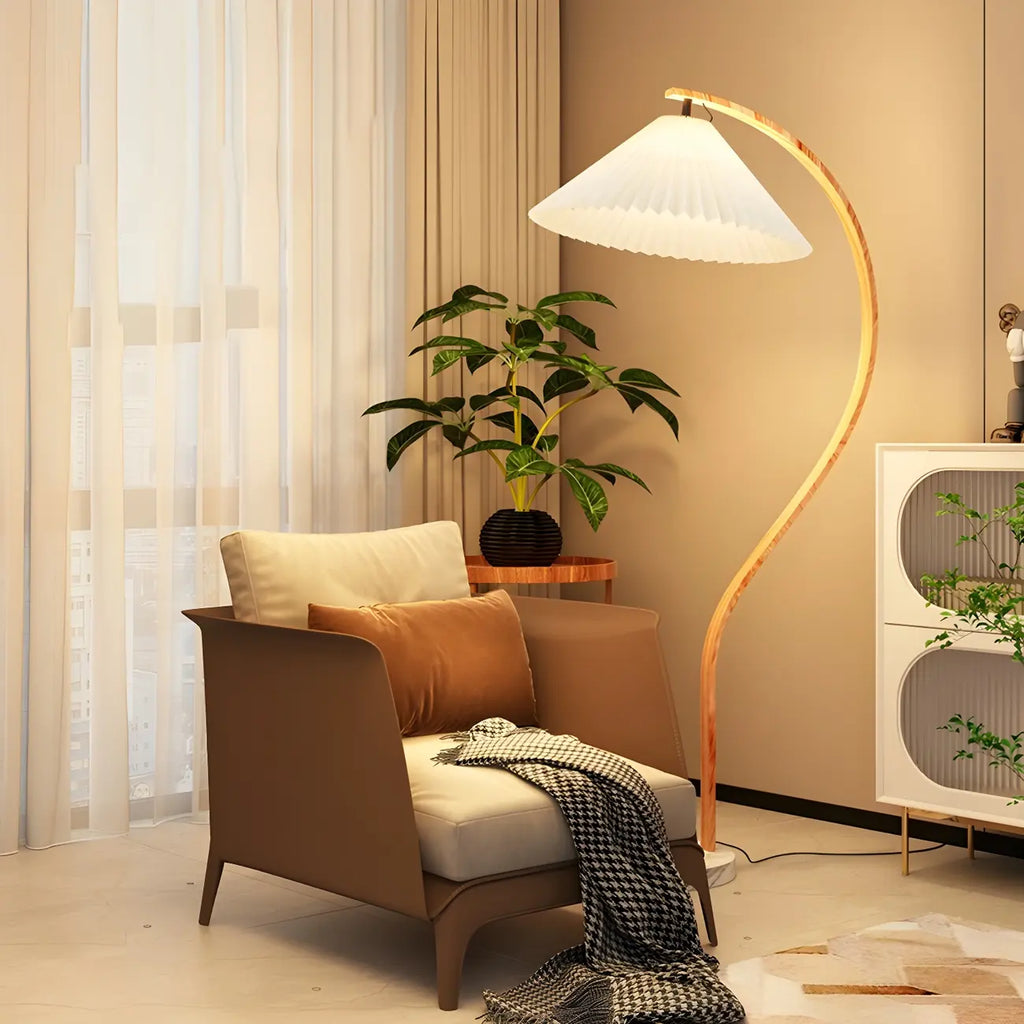 Lampadaire arqué moderne avec abat-jour conique plissé pour salon
