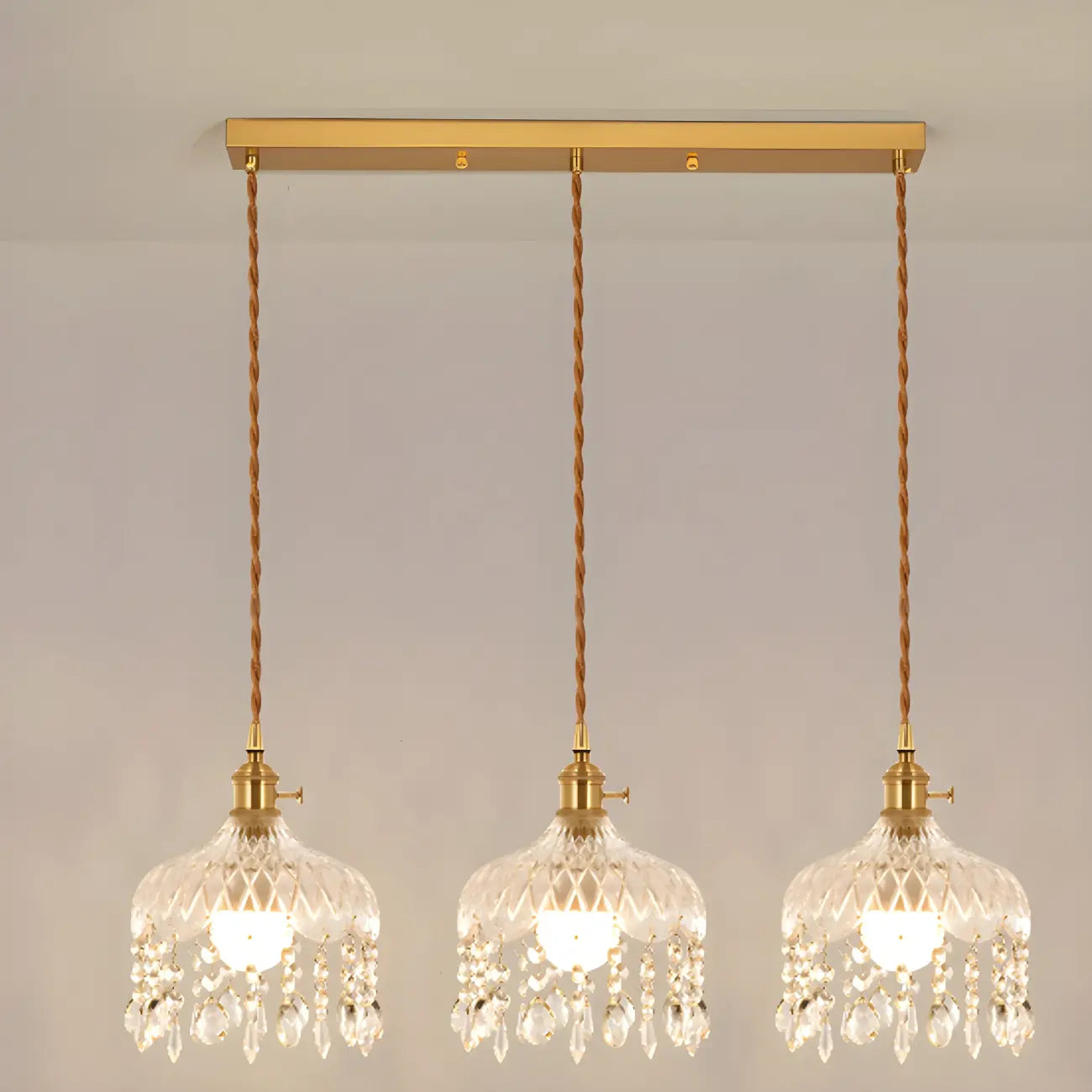 Luminaires suspendus élégants en cristal doré pour îlot