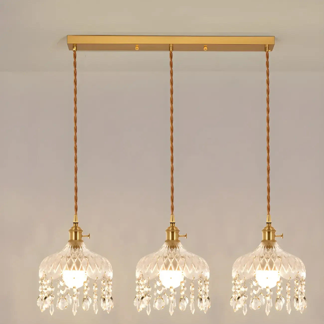 Luminaires suspendus élégants en cristal doré pour îlot