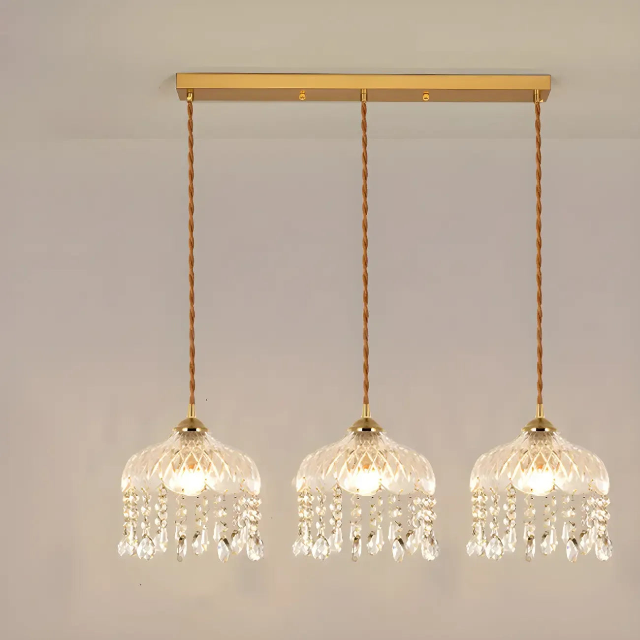 Luminaires suspendus élégants en cristal doré pour îlot