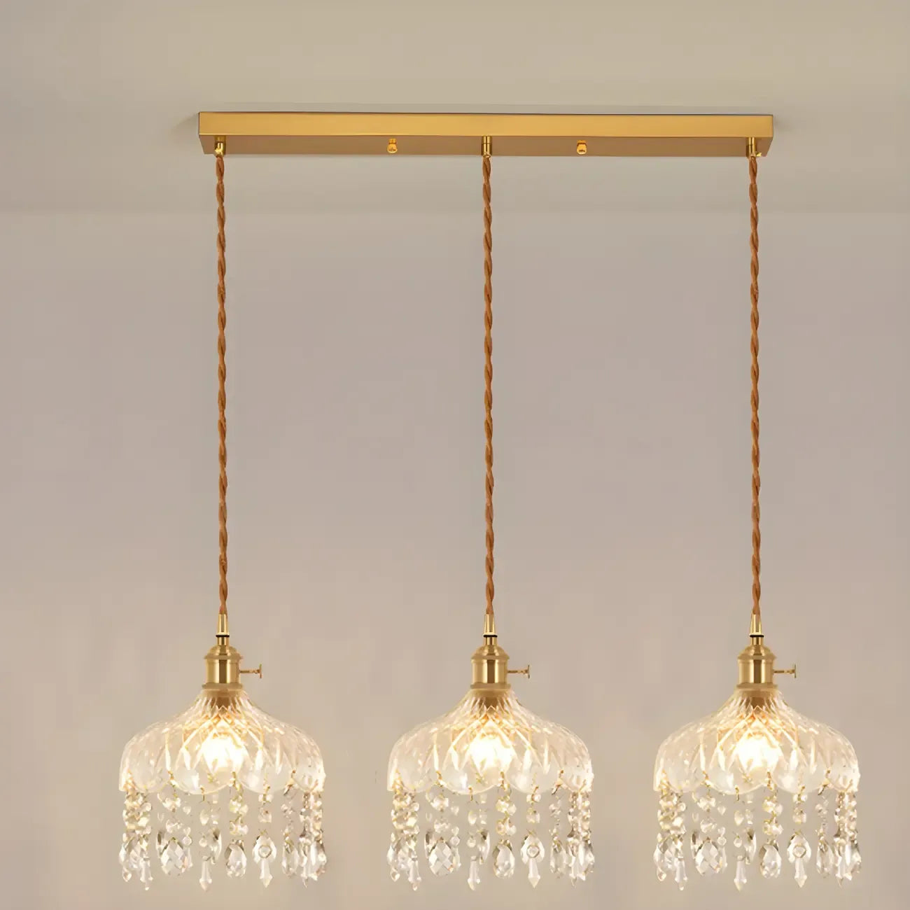 Luminaires suspendus élégants en cristal doré pour îlot