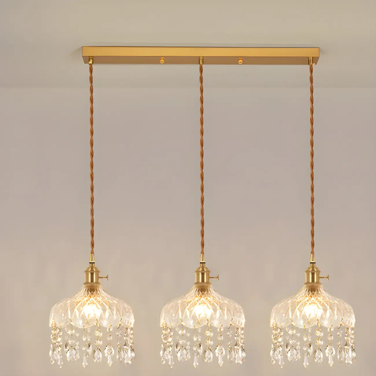 Luminaires suspendus élégants en cristal doré pour îlot
