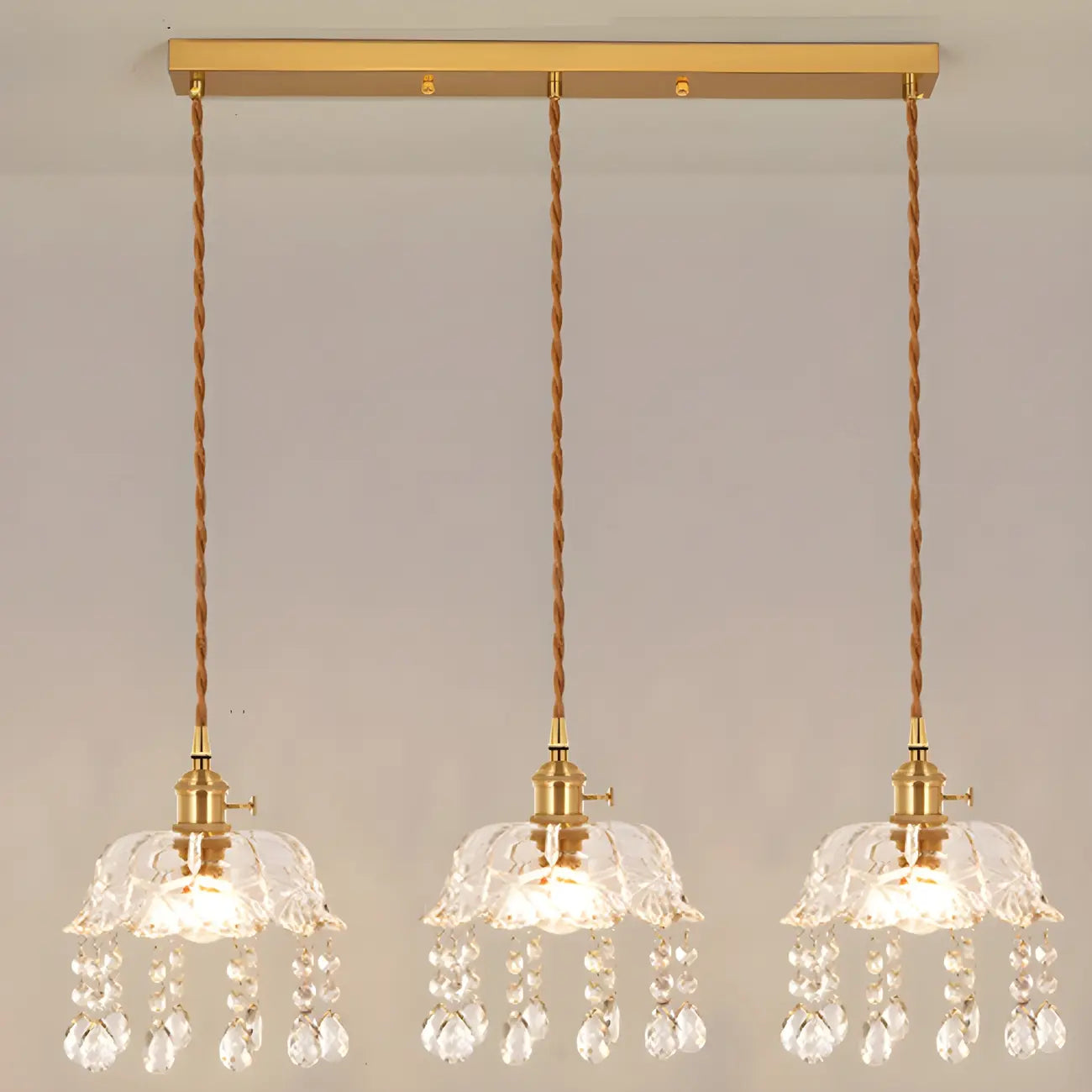 Luminaires suspendus élégants en cristal doré pour îlot