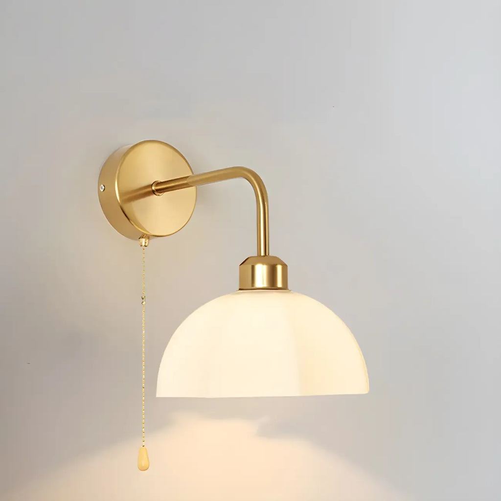 Applique murale moderne en céramique blanche et dorée avec chaînette