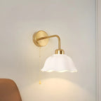 Applique murale moderne en céramique blanche et dorée avec chaînette