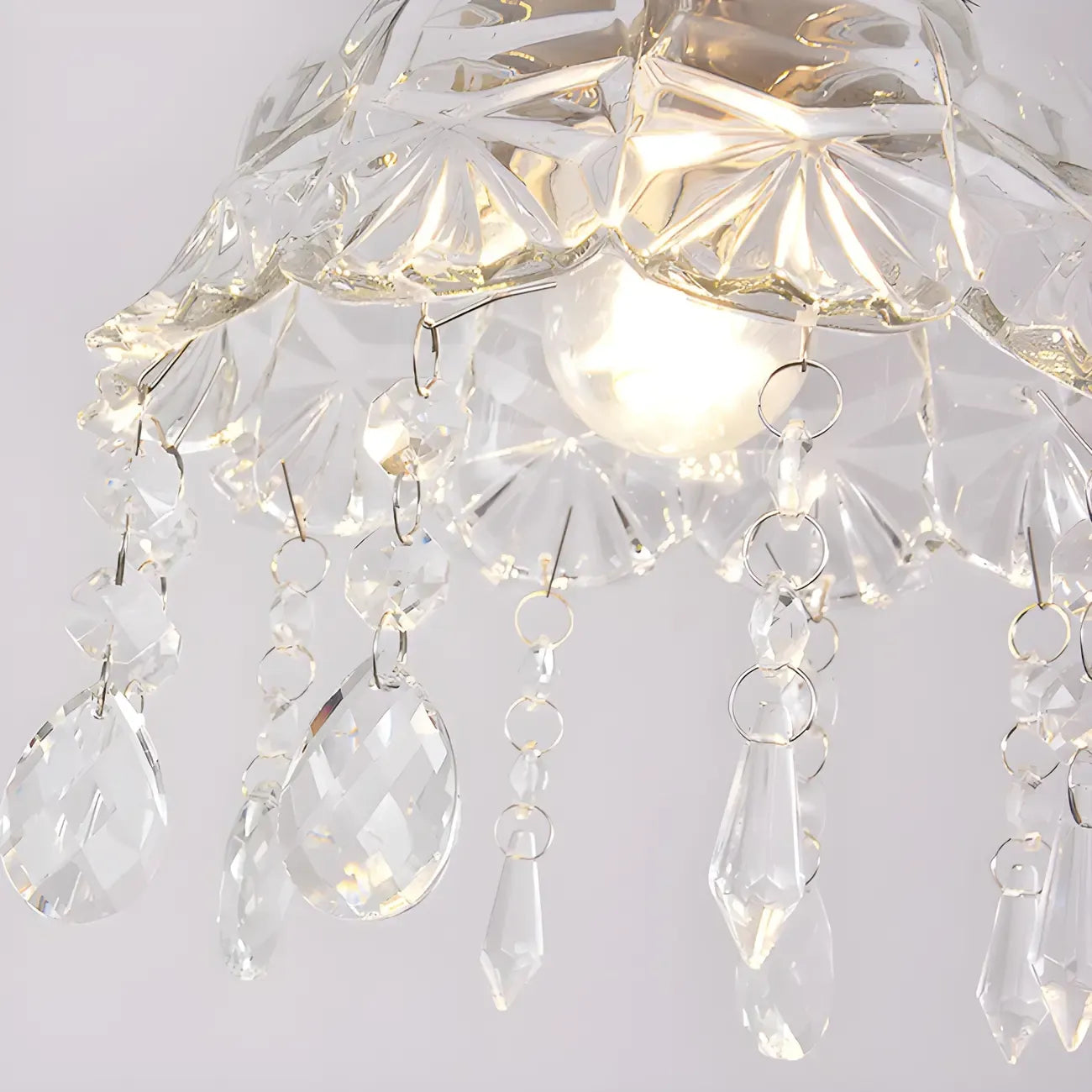 Plafonnier semi-encastré élégant en forme de dôme floral en cristal doré