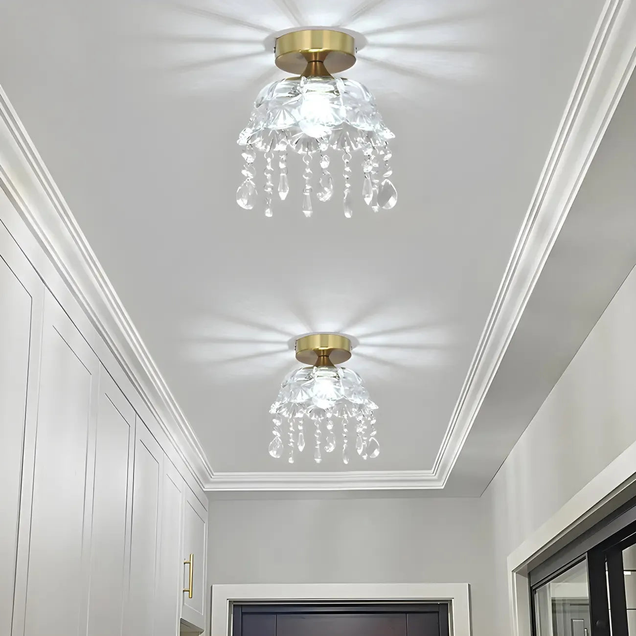 Plafonnier semi-encastré élégant en forme de dôme floral en cristal doré