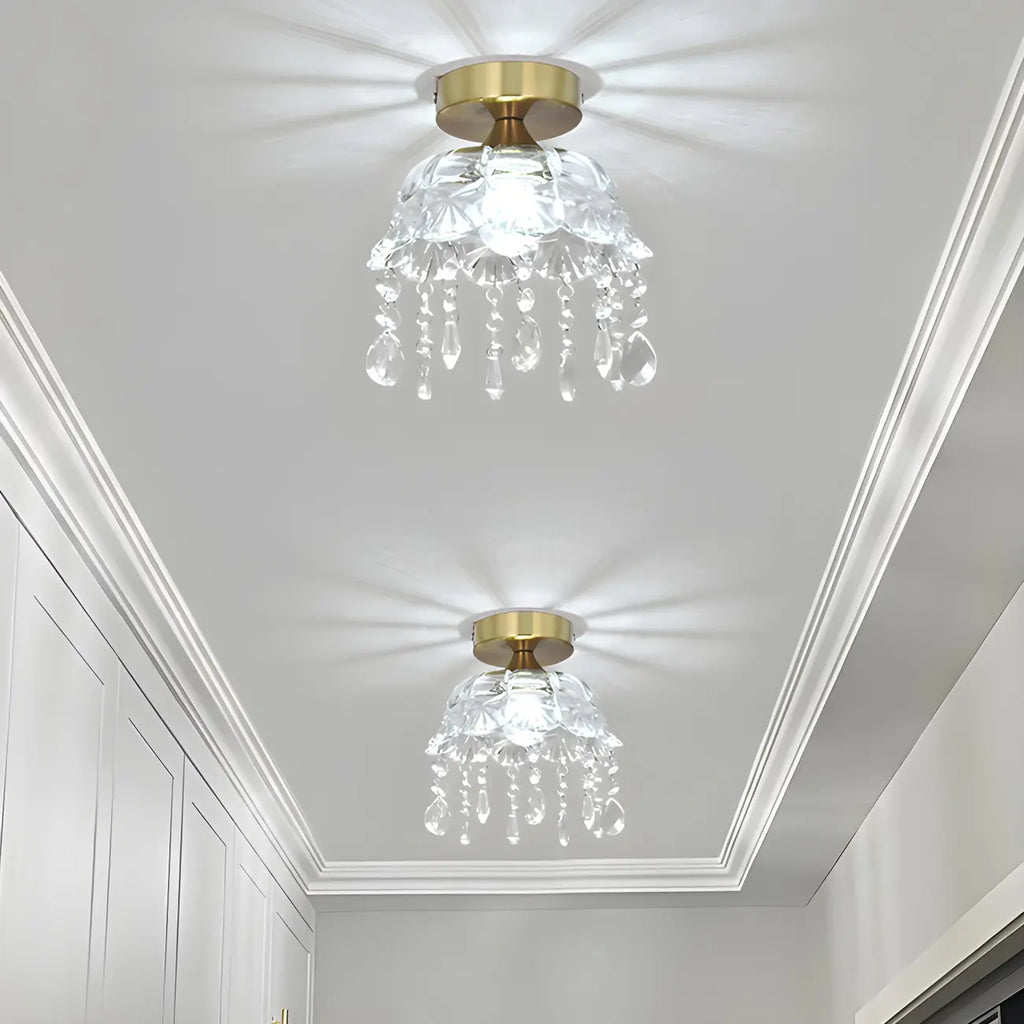 Plafonnier semi-encastré élégant en forme de dôme floral en cristal doré