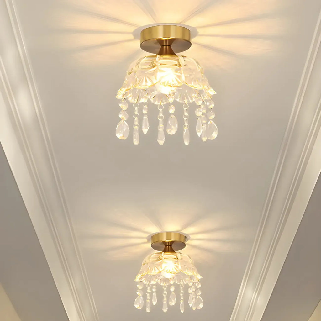 Plafonnier semi-encastré élégant en forme de dôme floral en cristal doré