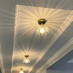 Plafonnier LED semi-encastré géométrique doré pour la décoration d'un couloir