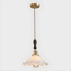 Suspension moderne en verre avec accents dorés et fleurs