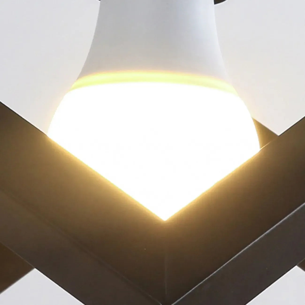 Suspension géométrique industrielle en métal noir pour îlot de lumière