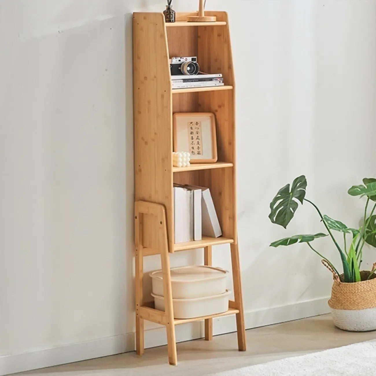 Libreria a scaletta stretta in legno antica moderna
