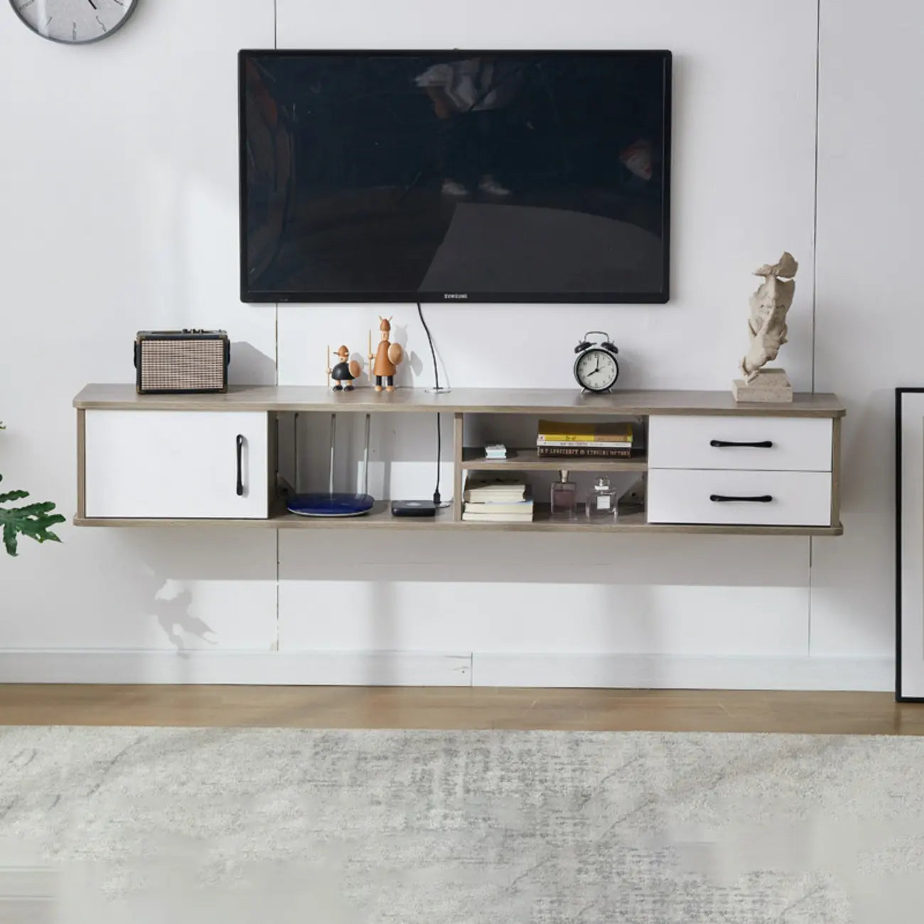 Mobile TV sospeso con 59 cassetti e ripiani aperti in legno grigio