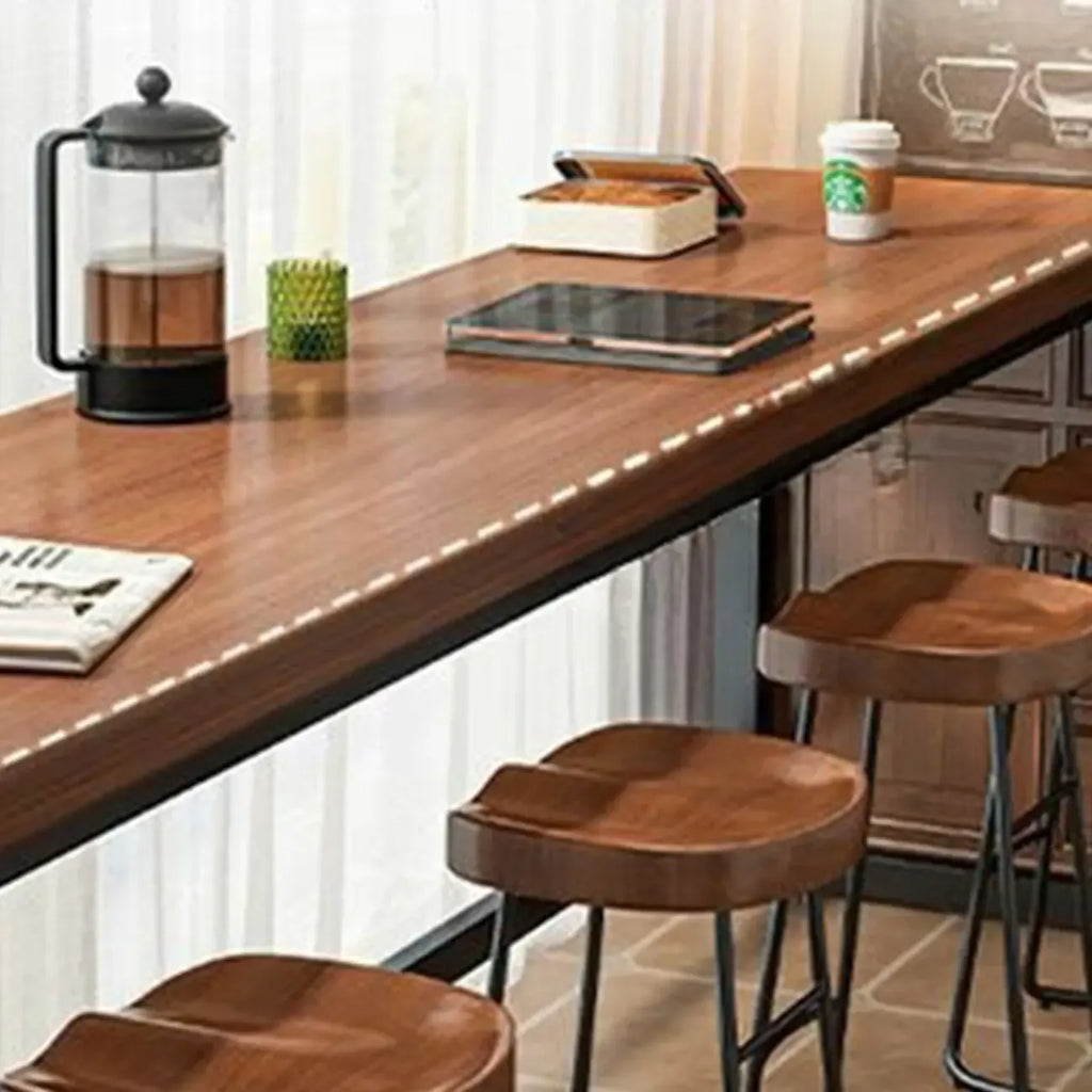 Tables de bar modernes à plateau fixe, structure en bois brun et métal