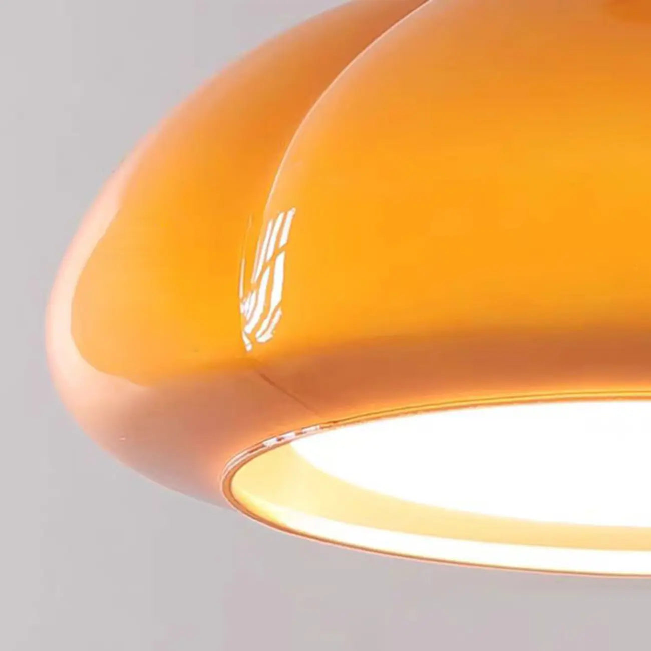 Mini plafonnier semi-encastré minimaliste en verre jaune laiteux avec dôme, style minimaliste