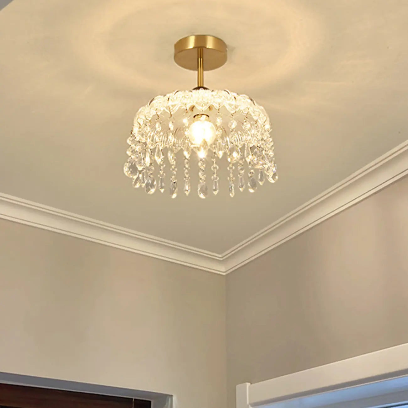 Mini lustre semi-encastré en cristal doré à une lumière