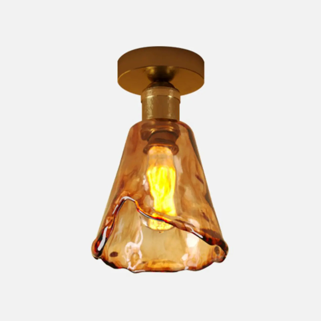 Plafonnier semi-encastré moderne en laiton et verre ambré, forme conique.