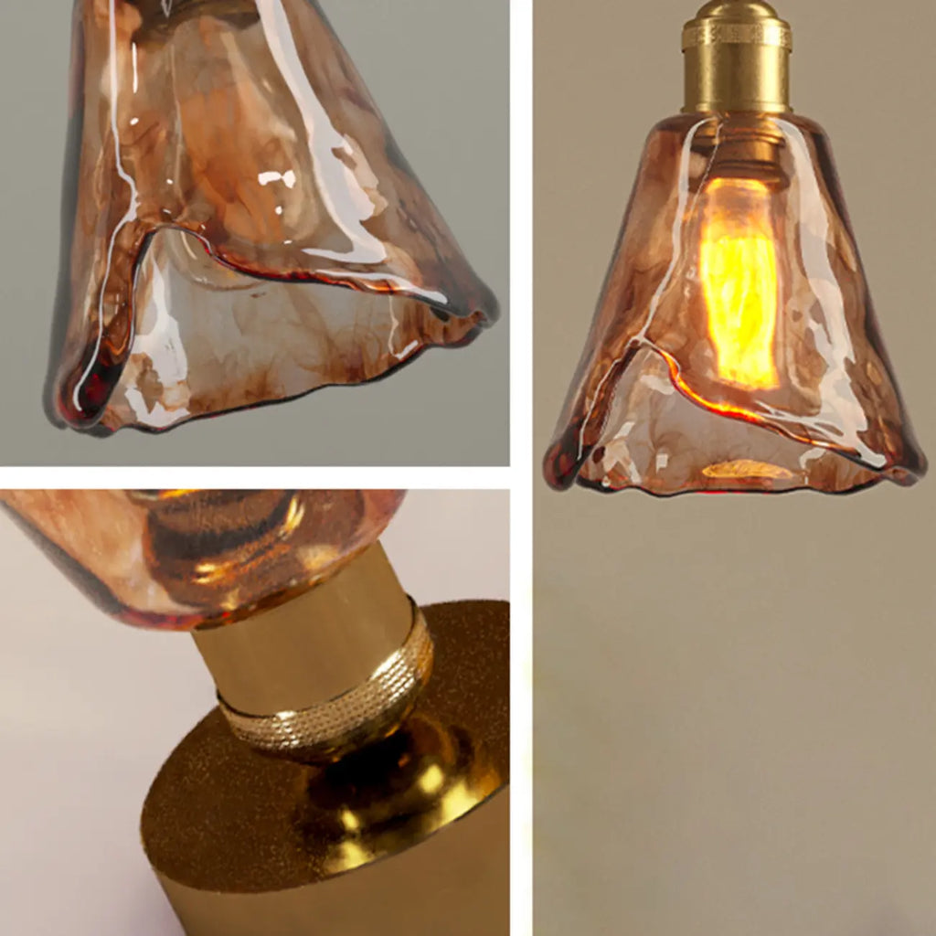 Plafonnier semi-encastré moderne en laiton et verre ambré, forme conique.