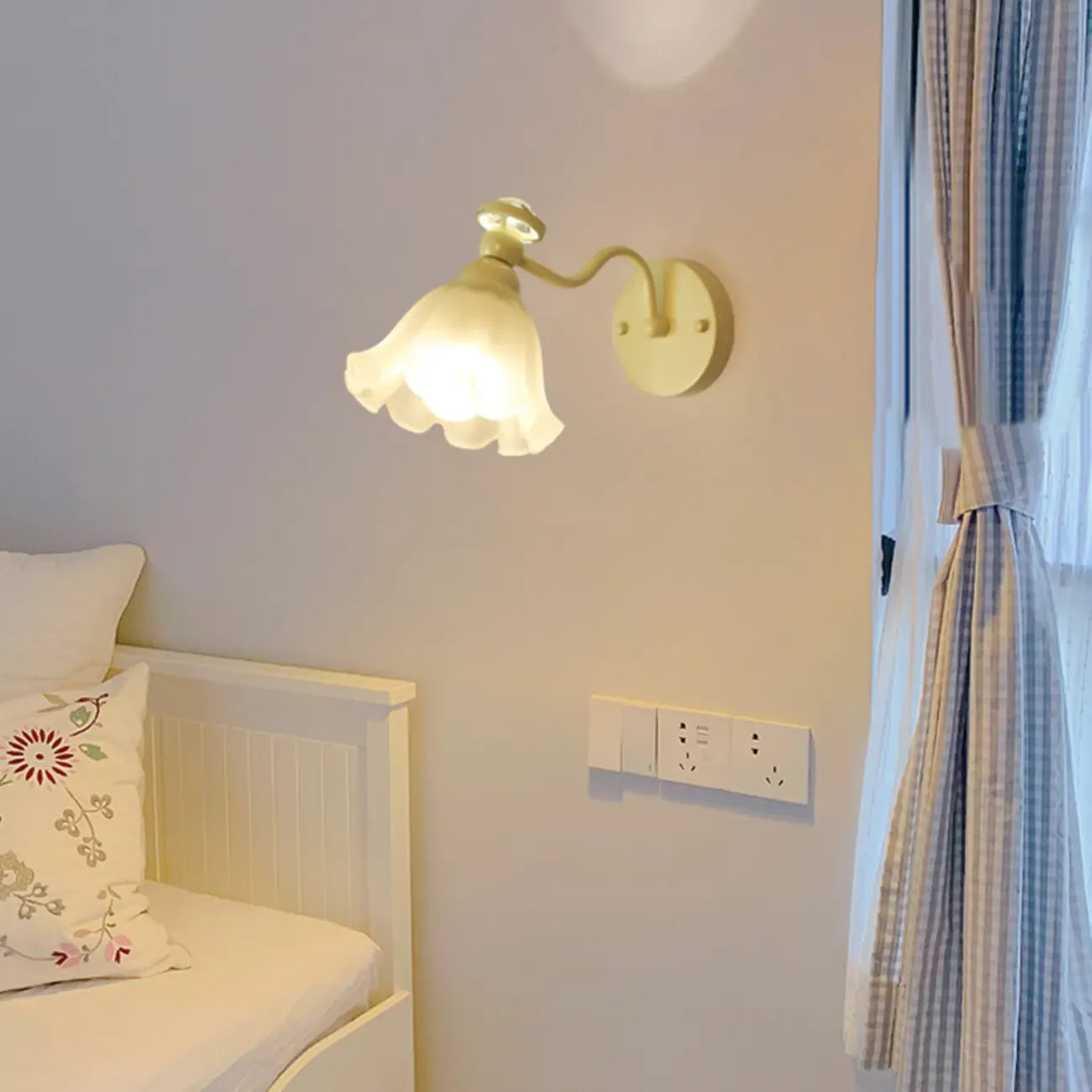 Applique murale moderne de 12,5 à 22,5 cm en forme de fleur pour chambre à coucher
