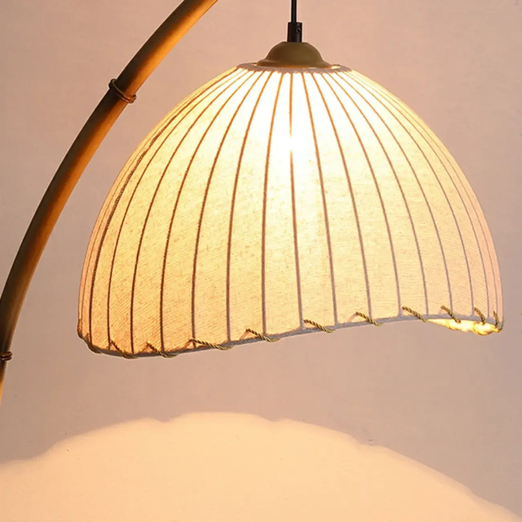 Lampadaire arqué kaki à brancher avec abat-jour en tissu pour salon