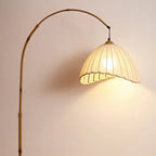 Lampadaire arqué kaki à brancher avec abat-jour en tissu pour salon