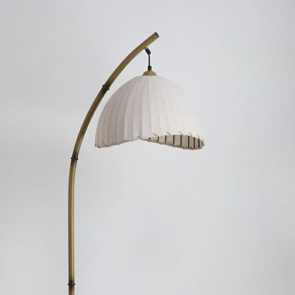 Lampadaire arqué kaki à brancher avec abat-jour en tissu pour salon