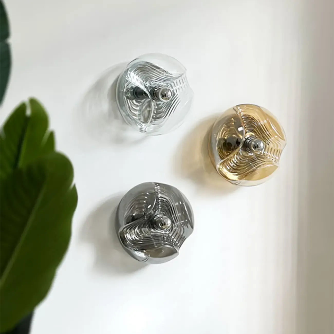 Applique murale ronde contemporaine en verre transparent