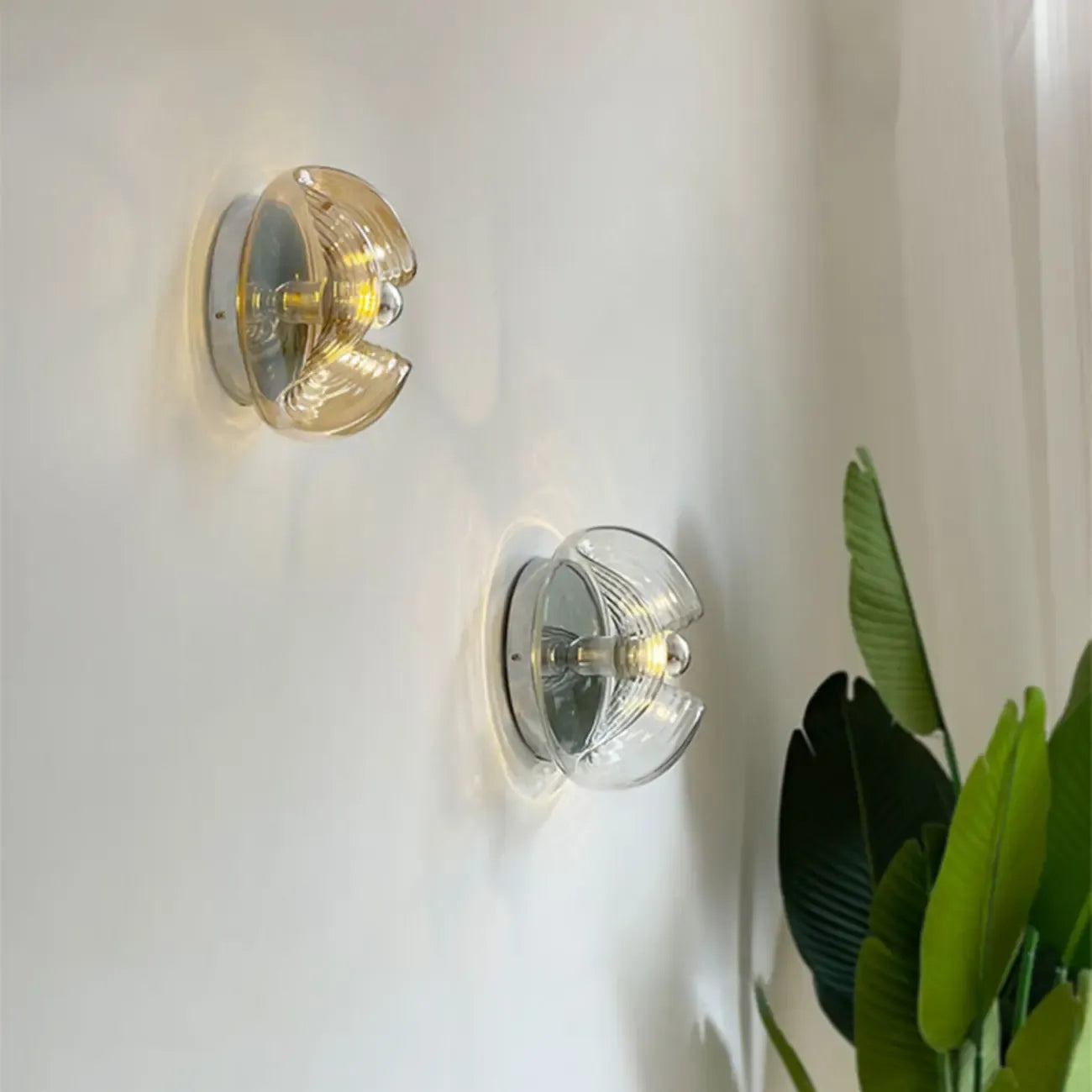 Applique murale ronde contemporaine en verre transparent