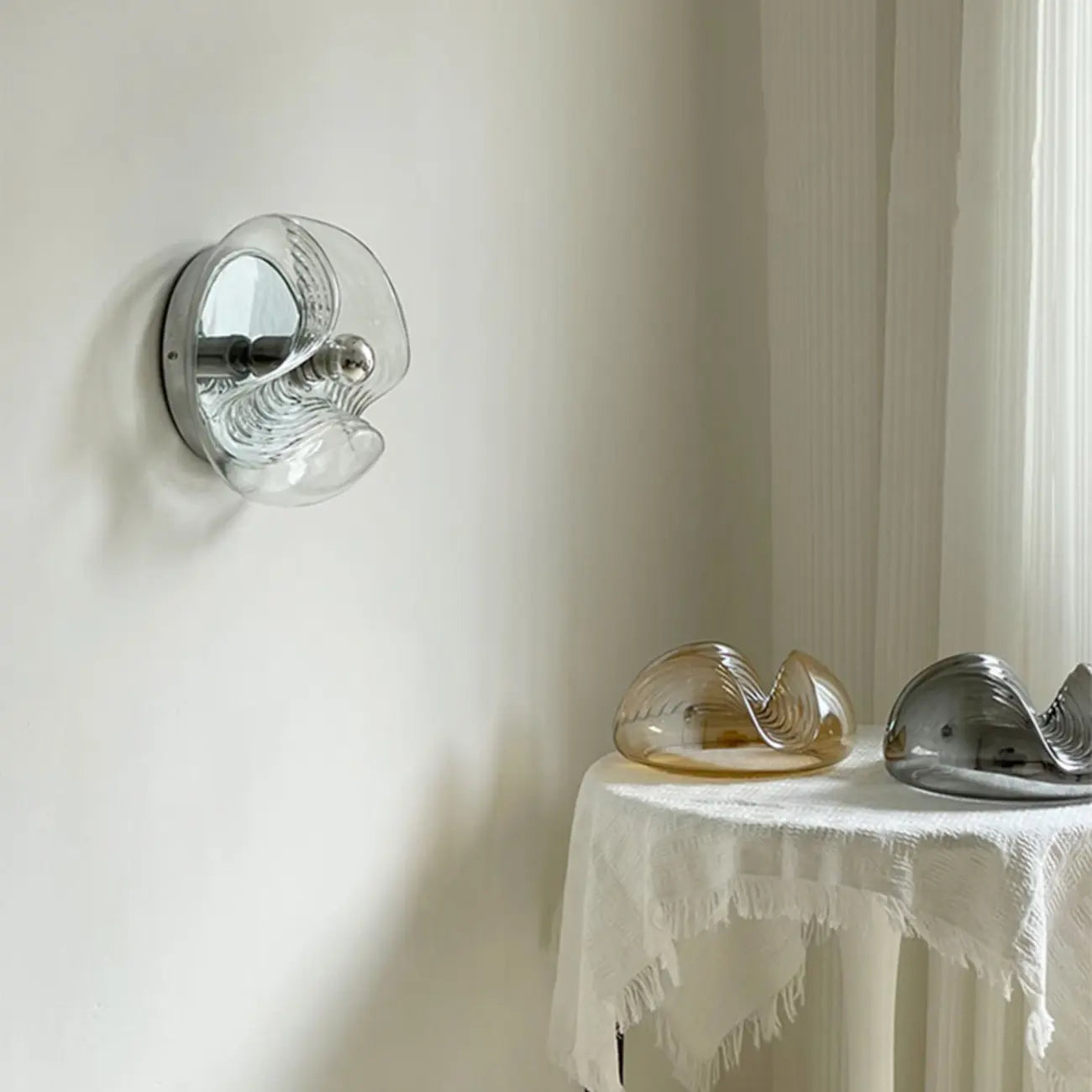 Applique murale ronde contemporaine en verre transparent