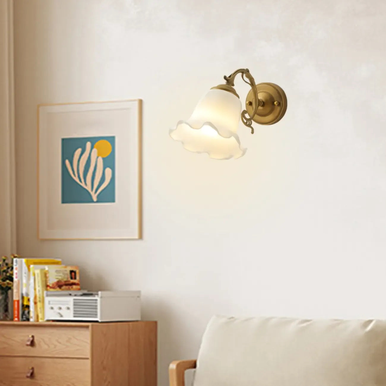 Mini applique murale blanche avec abat-jour en verre pour salon