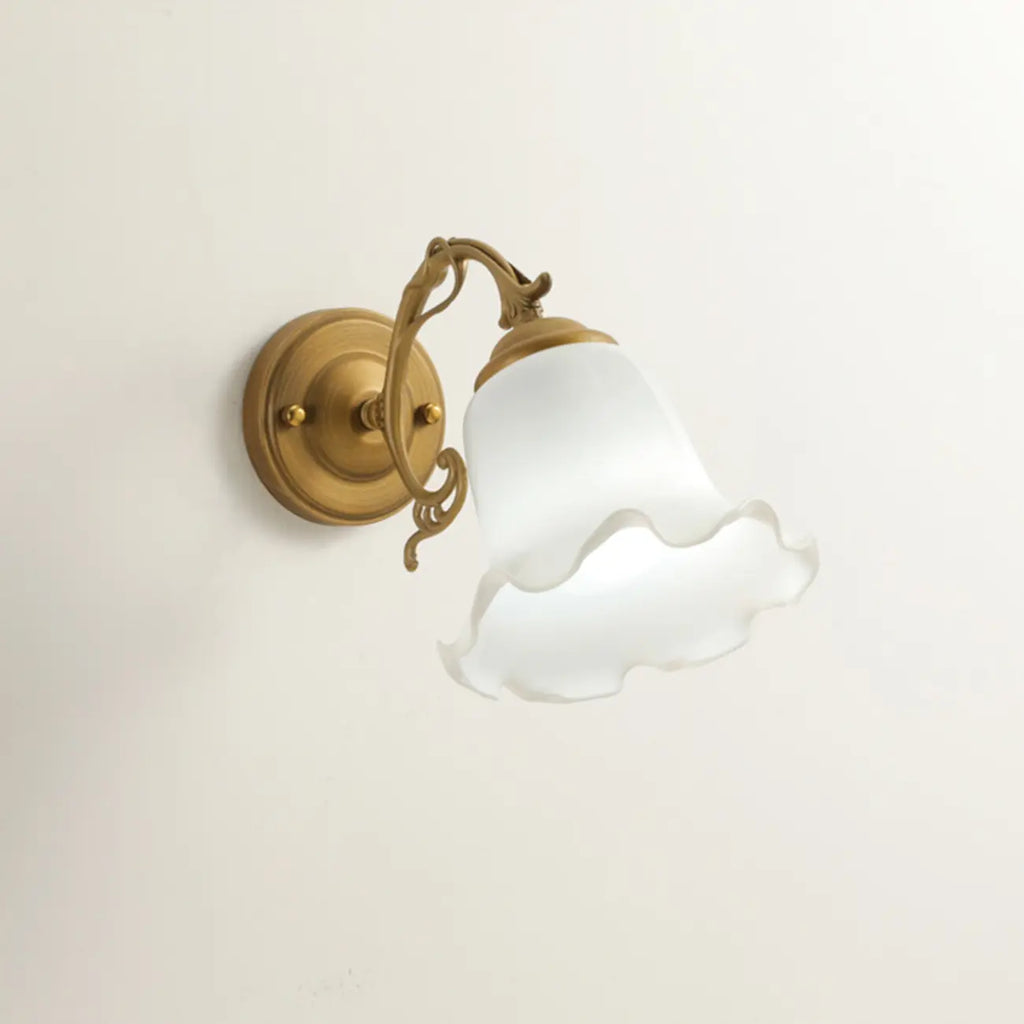 Mini applique murale blanche avec abat-jour en verre pour salon