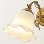 Mini applique murale blanche avec abat-jour en verre pour salon