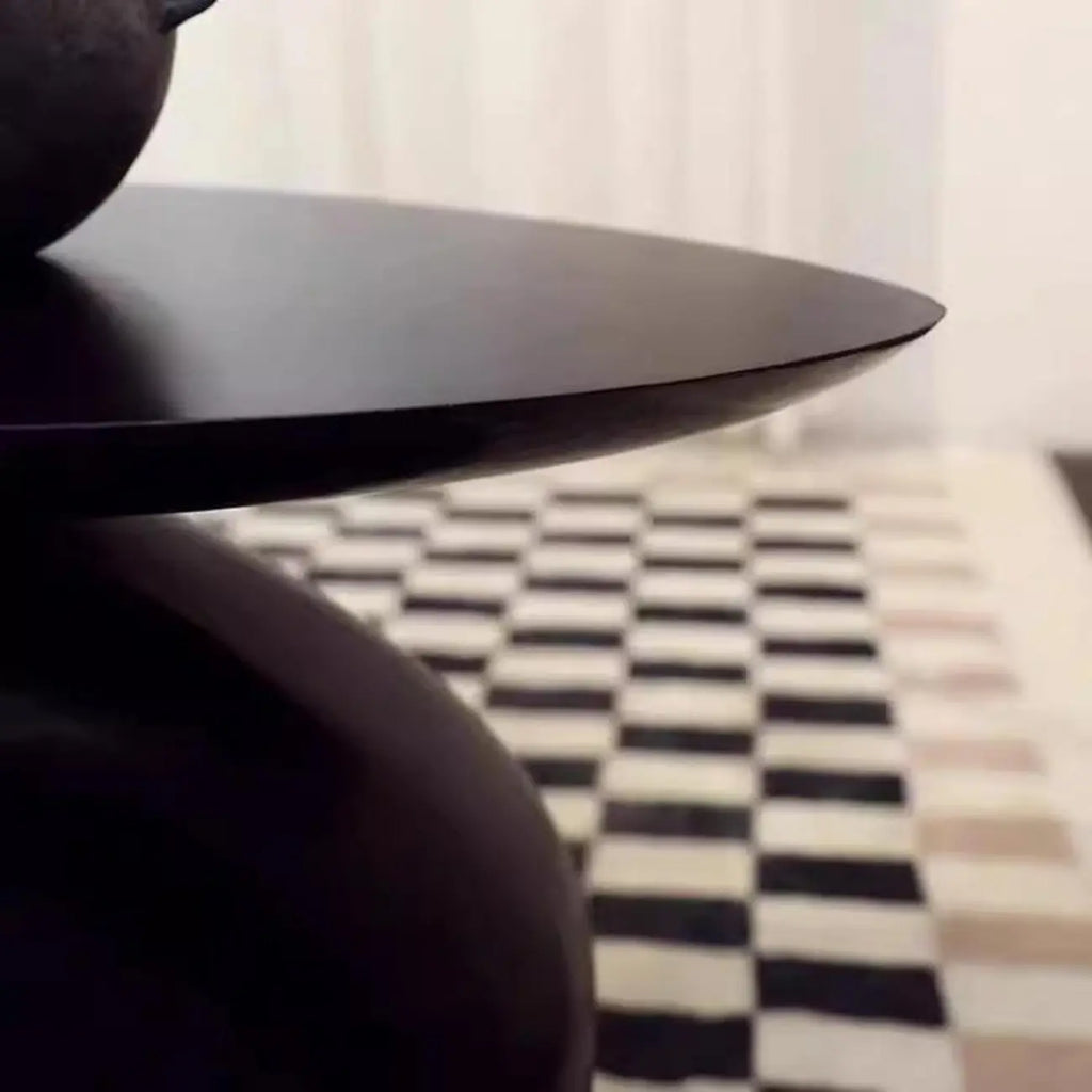 Table d'appoint moderne noire avec piètement en acier