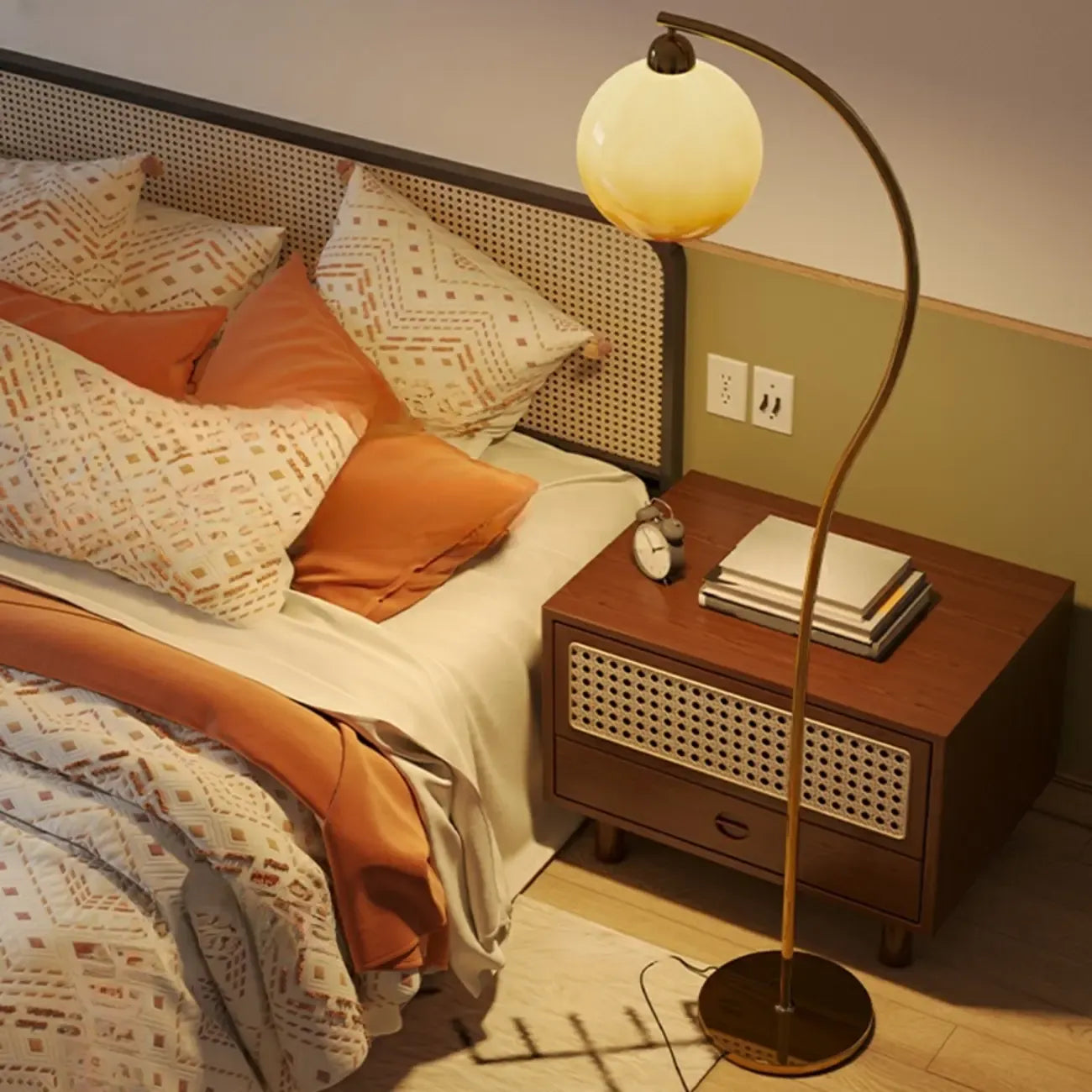 Lampadaire arqué moderne avec abat-jour en dôme de verre pour salon