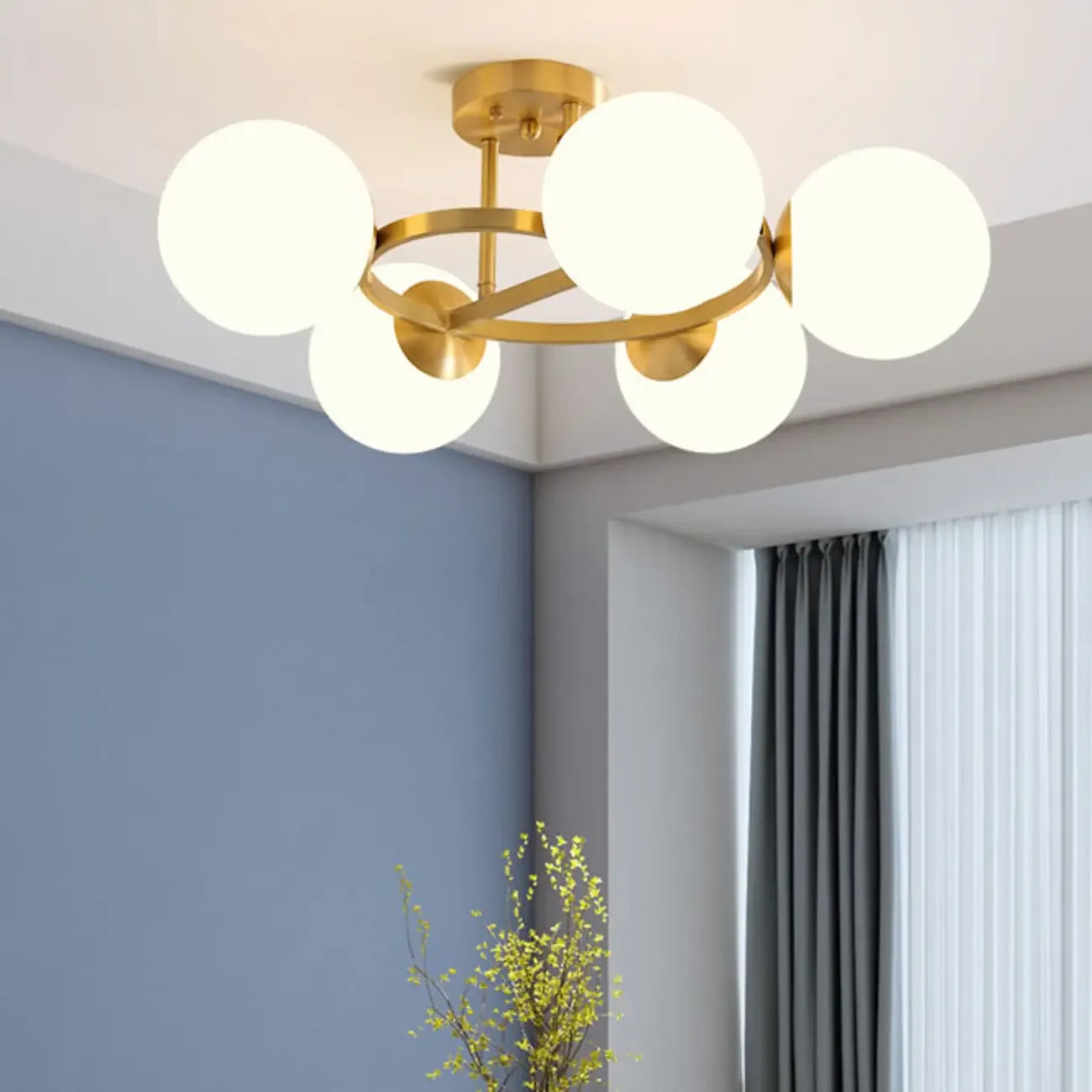 Plafonnier semi-encastré moderne en verre et globe doré à boucle