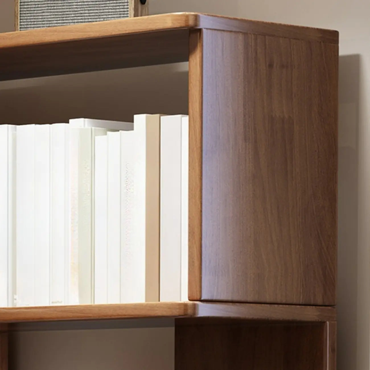 Bibliothèque d'angle ouverte à 5 niveaux en bois gris